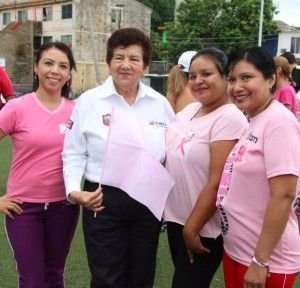 realizan-zumbaton-rosa-a-beneficio-de-alianza-contra